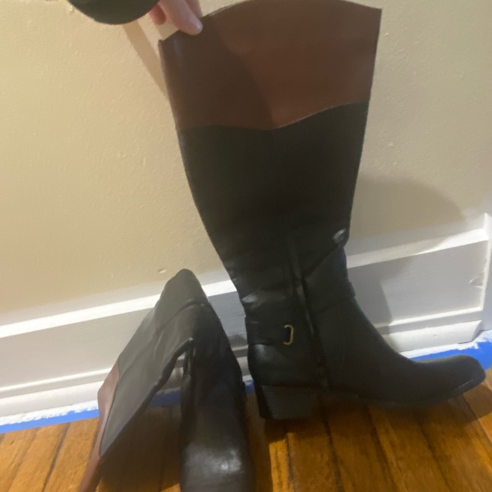 Black/brown boots